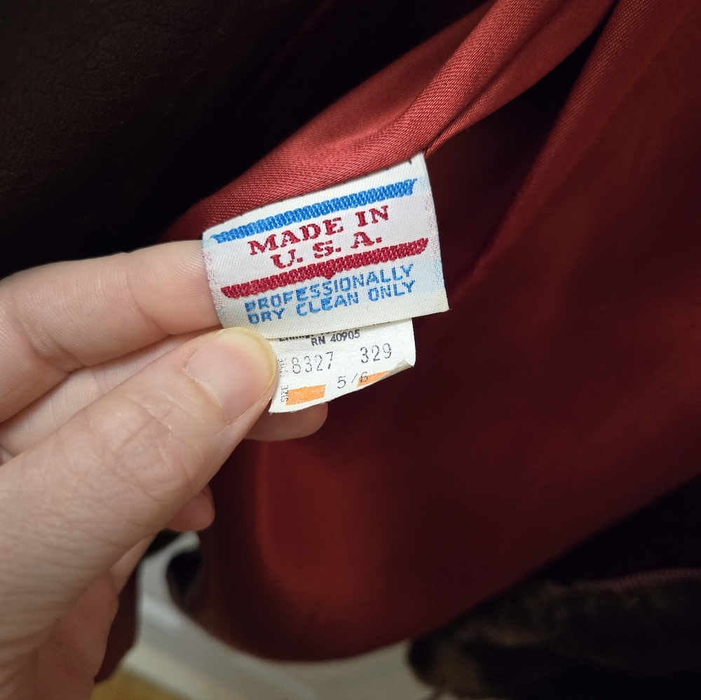 Vintage OUTERLAYERS Burgundy Faux Fur Hooded Coat Made in USA Warm Winter Jacket - Picture 3 of 4